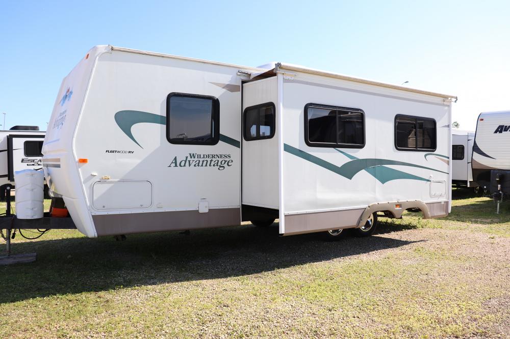 SOLD 2004 Fleetwood Wilderness 270FQS TT Stk #2660