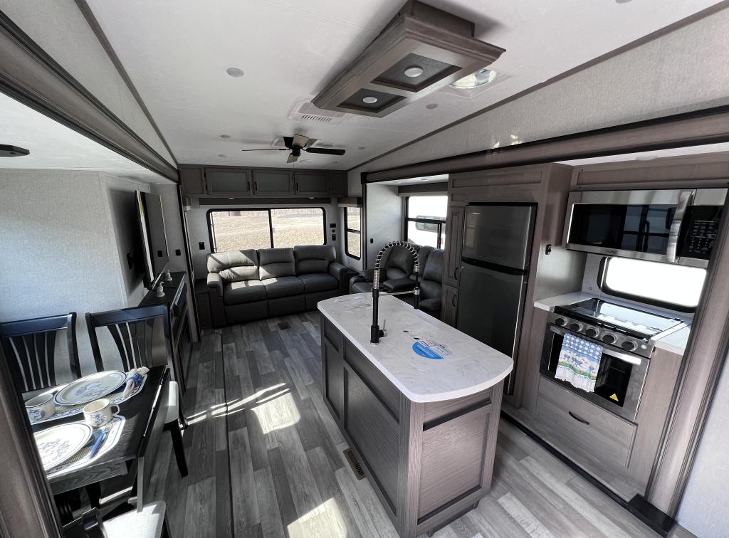 SOLD 2023 Forest River Coachmen Chaparral 298RLS FW Stk #3091